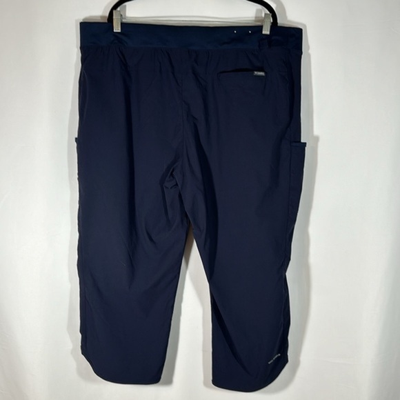 Columbia Omni-Shield Navy Blue Leslie Falls Capri Pants - Picture 7 of 10